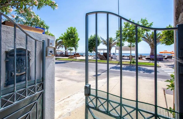 Nura's - Apartment AL MARE sea front