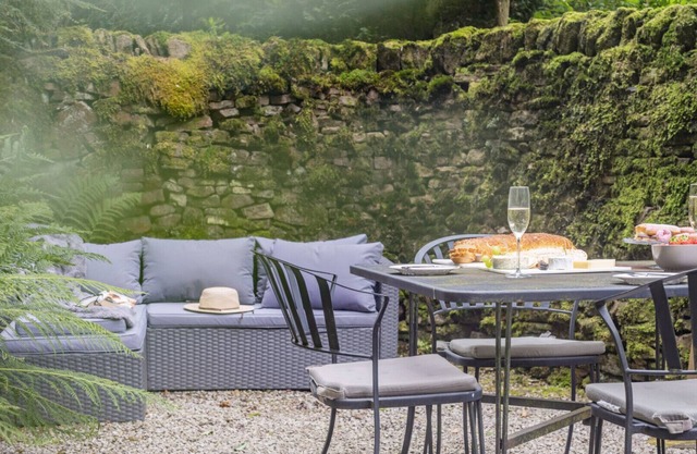 Nuthatch - Two Bedroom House, Sleeps 4