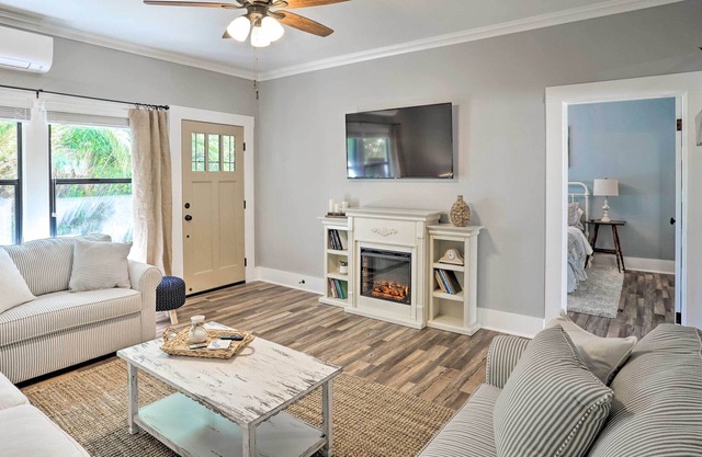NY-Downtown Ukiah Cottage, 5 Mi to Lake Mendocino
