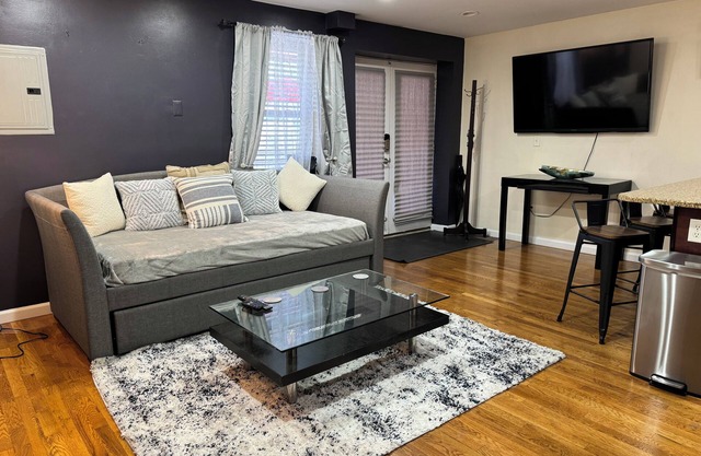 NY/NJ Tennis Suites - Sleeps 40 - 15 Mins to NYC