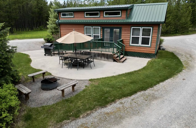 Oak Cabin West Glacier