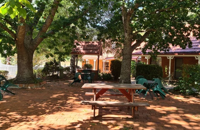 Oak Cottage - Tudor Village Unit 5