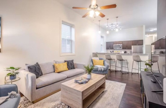 Oakley Square Sleeps 5-Fully Remodeled-Walkable