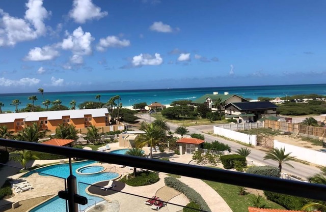 OASIS-MAJESTIC TOP FLOOR OCEAN VIEW CONDO