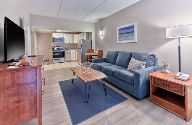Ocean block 1 bedroom on the boardwalk in Rehoboth Beach. Elevator- Free Parking