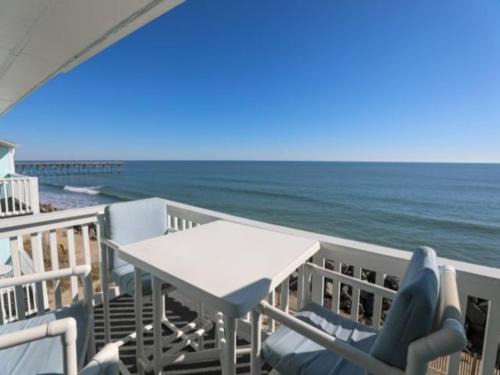 Ocean Breeze - Stunning Views - Oceanfront - 3rd floor - You deserve a beach vacation! condo