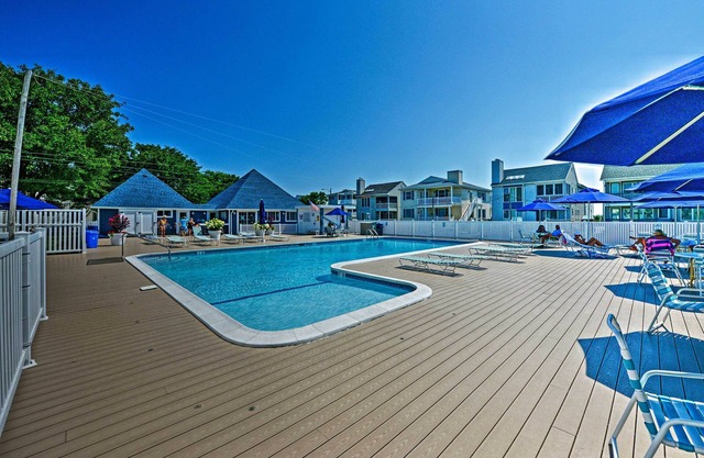 Ocean City Condo w/Pool Access: Walk to Beach!