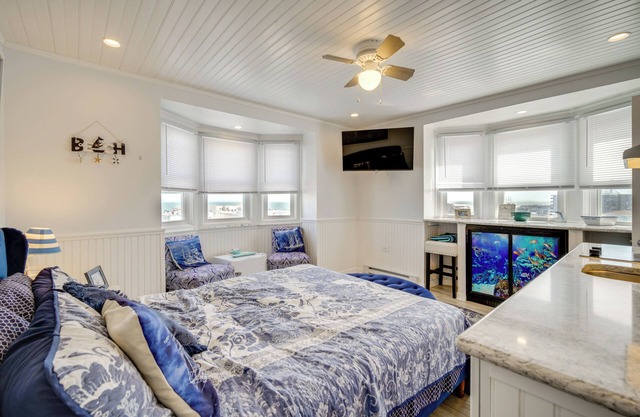 Ocean City Hideaway: Walk to Boardwalk & Beach!