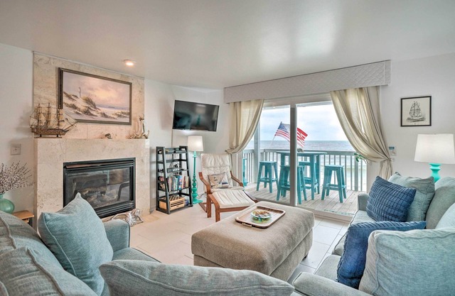 Ocean Dunes Kure Beach Condo w/Balcony & Pool