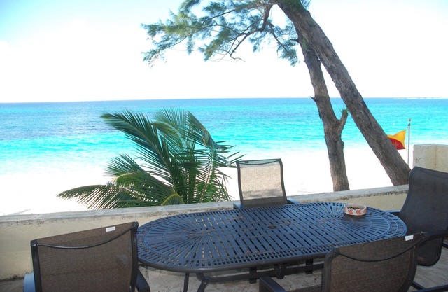 Ocean Front 3 Bedroom - 5 Minute Walk to Atlantis Complex