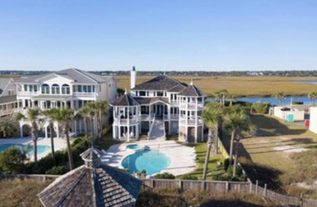 Ocean Front, Canal Front, Dock, Pool, Hottub, Sunrise, Sunset Views, Elevator