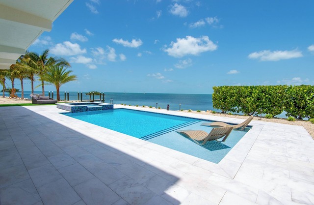 Ocean Front Luxury Home - 5Bed/5Bath with direct ocean views, dockage, and pool