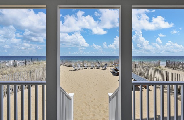 Ocean Front On The Sand Of Salisbury Beach!