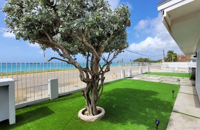OCEAN FRONT-SUNSETS-PRIVATE POOLn2 or 3 bedrooms