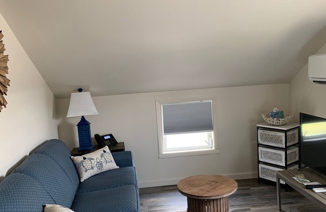 Ocean Glass Inn - Family Cottage