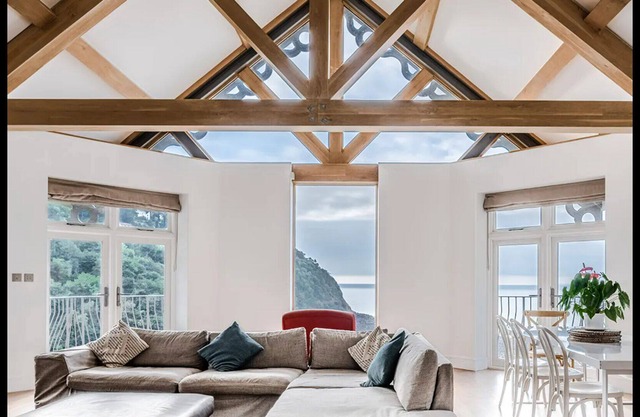 Ocean Penthouse with sea views and stunning accommodation