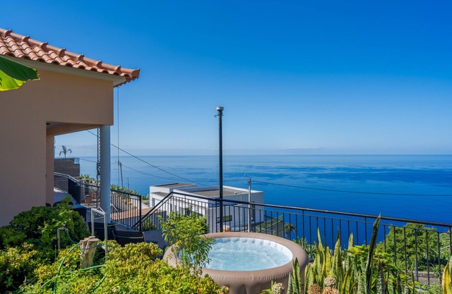 Ocean Serenity House by Atlantic Holiday