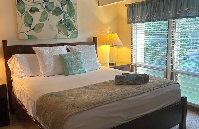 Ocean view 1-bedroom condo with pools, spa, walk to Poipu Beach and restaurants