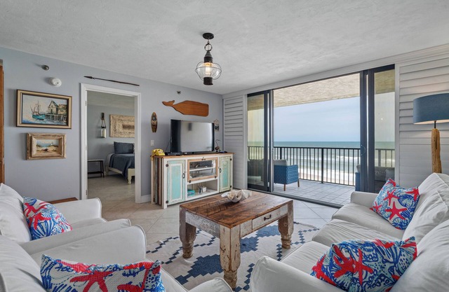 Ocean View 2B/2B condo, pool, New Smyrna FL