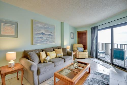 Ocean-View Condo with Balcony on Daytona Beach!