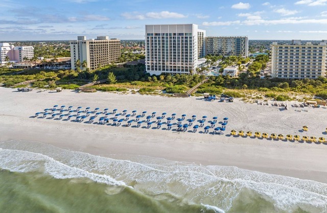 Ocean View Marriott's Crystal Shores Resort 2-BDRM Villa Beachfront Marco Island