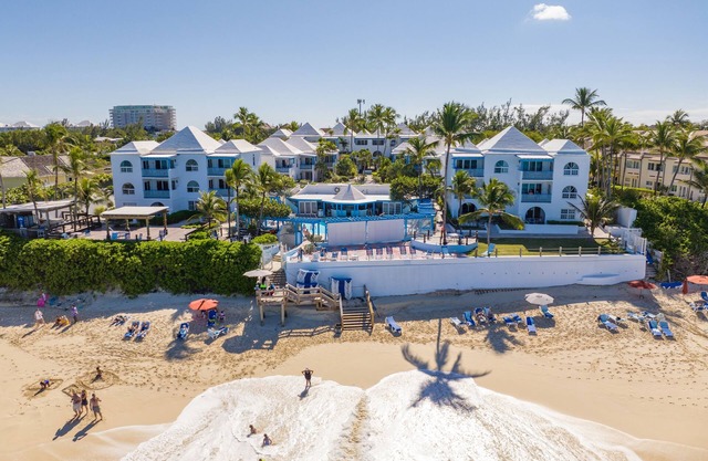 Ocean View Villa at Beautiful White Sand Beach - Free Parking & Wifi by RedAwning