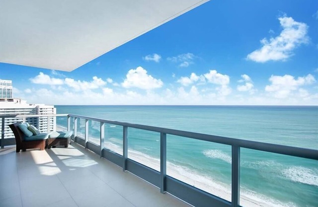 Ocean Views on the Beach! Pool w/Hot Tub and Gym | Florida