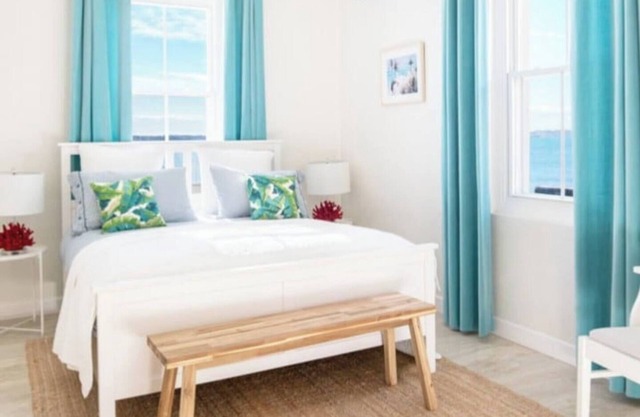 Oceanfront 3Bed w/Private Patio & Garden - 6B