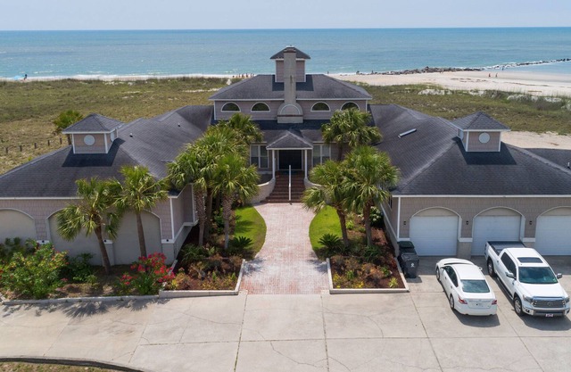 Oceanfront 5 BR Beach House with Pool! Alpha & Omega At The Point