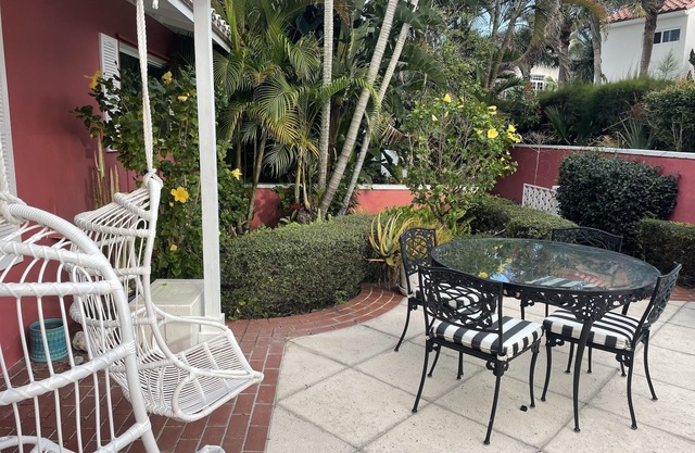 Oceanfront Beach Cottage with Private beach access in beautiful Juno Beach.