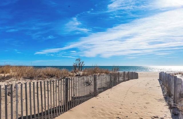 Oceanfront Beach Walkout Studio – Cozy & Convenient in North Ocean City