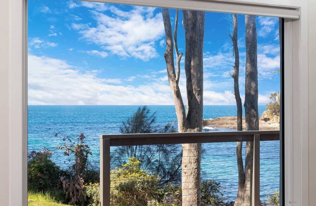 Oceanfront Beauty | Waterfront @ Lilli Pilli, Pet-Friendly | Wifi & Walk to Cafe