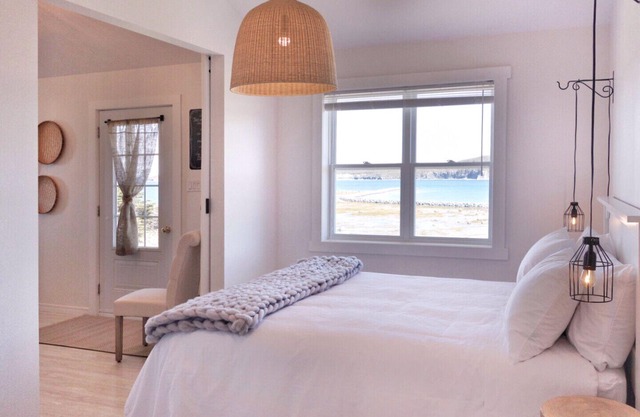 Oceanfront Cottages at the Edge of the World - The Fish Sheds- Uncle Mick's Shed