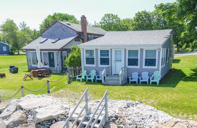 Oceanfront Cottage | Private Beach | AC | Kitchen