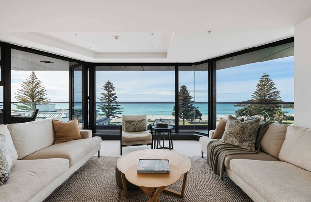 Oceanfront Designer Home Sea Views, Pool and Gym