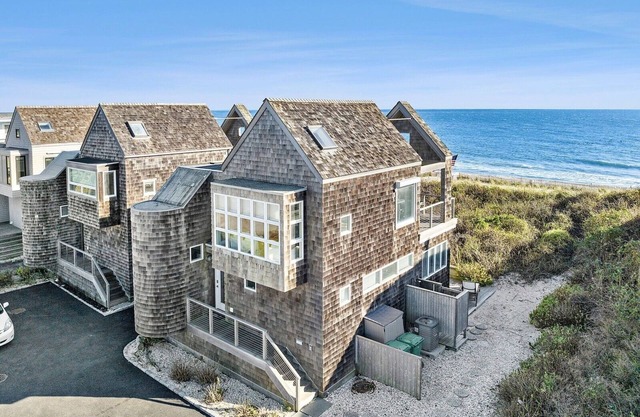 Oceanfront Home In Downtown Montauk! Private Ocean Beach Path!