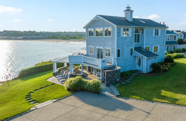 Oceanfront House in Narragansett