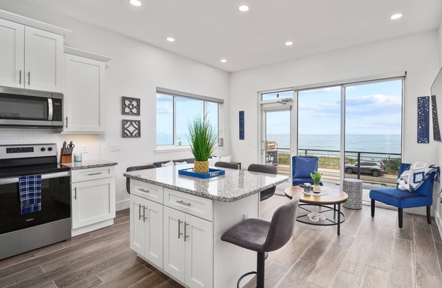 Oceanfront Luxury 2-Bedroom Apartments