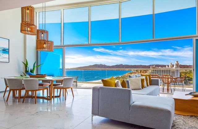 Oceanfront luxury with amazing view, 4 pools, private beach, on-site spa, dining
