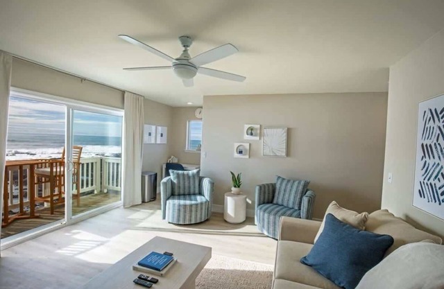 Oceanfront Mini Suite | King | Jacuzzi | Rm 10