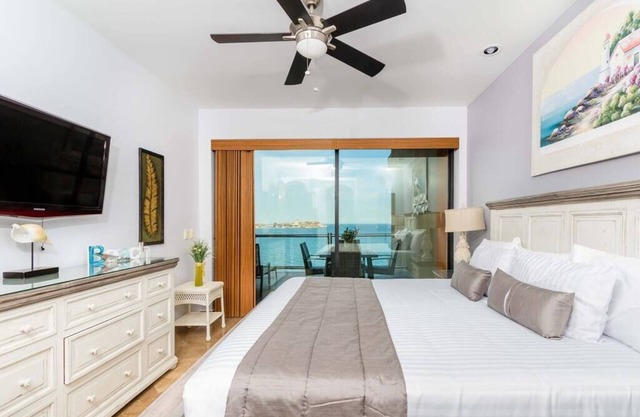 Oceanfront Modern King Bed Condo at Las Palomas Resort, Modern 2 Bedroom Ocean Front Las Palomas Con