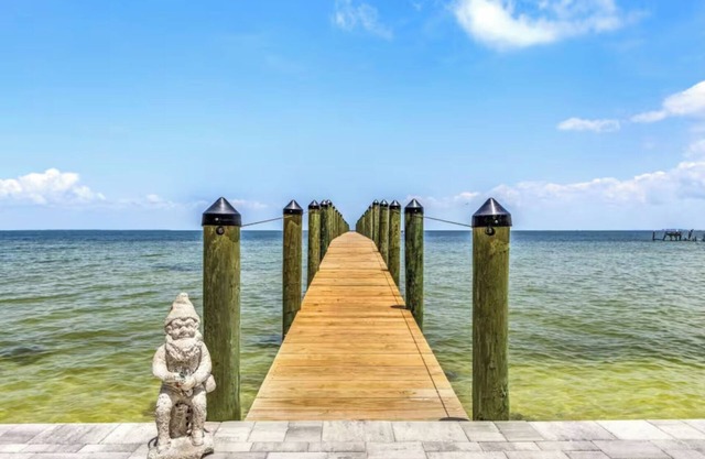 Oceanfront Multi-Family Retreat/4 Bed, 4.5 Bath/2 Fully Equipped Kitchens!