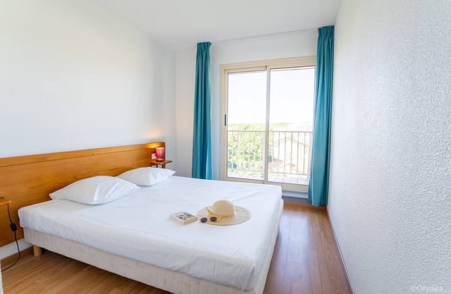 Oceanfront Oasis: Family & Pet-Friendly Holiday Unit | Full Kitchen