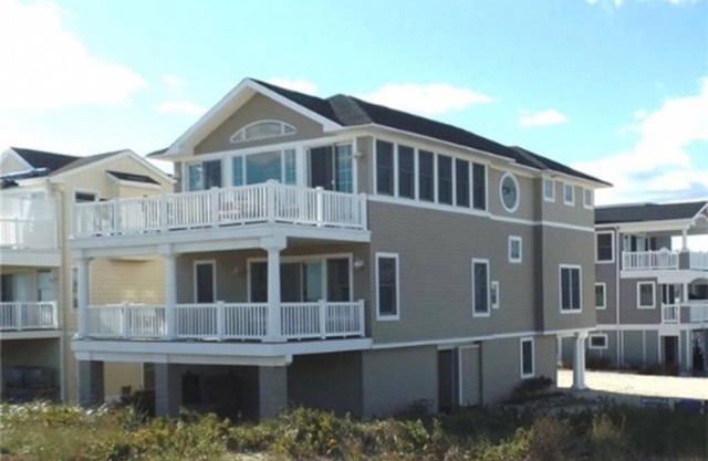 Oceanfront. Ocean views. WIFI. Beach Badges. Decks. Spectacular Oceanfront -.