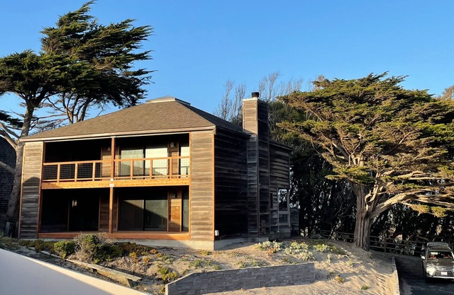 Oceanfront Retreats at Pajaro Dunes is a renovated, fully equipped Property