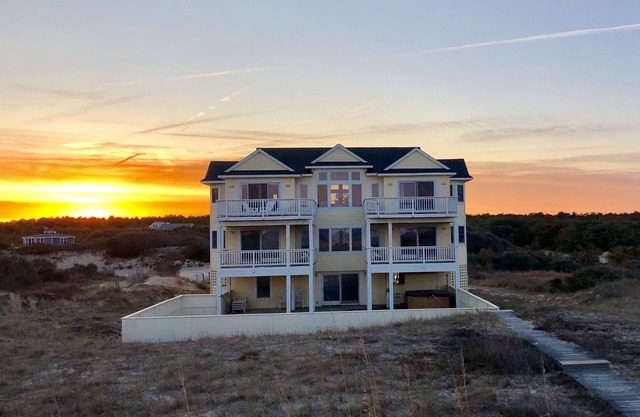 OceanFront Row,on Beach,PrivatePool,Hottub,Sleeps 16,Pet Friendly, Plus Updates!