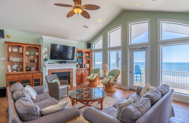 Oceanfront estate with pool, hot tub, elevator, pool table & chef's kitchen