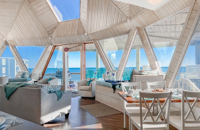 Oceanfront Seaside Stargazer+Hot Tub+Pets OK+Infinity Table+Beach Gear+4 Kings