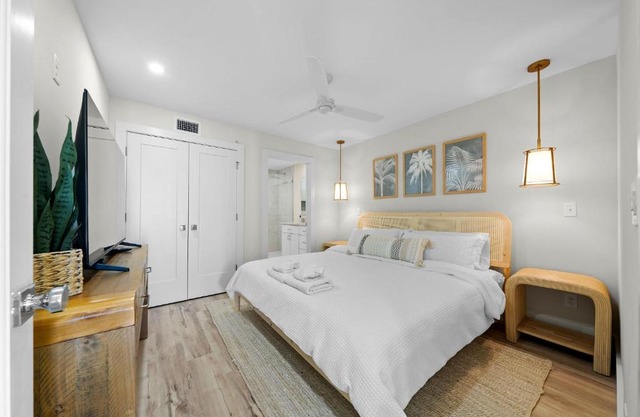Oceanside Oasis Oceanfront with Pool and Elevator