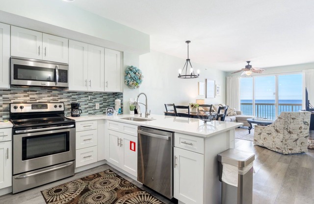 Oct/Nov Specials! Gulf Front, 2nd floor!